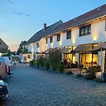 莱比锡机场公寓式酒店 Freiroda
