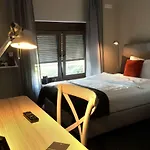 莱比锡机场公寓式酒店 3* Freiroda